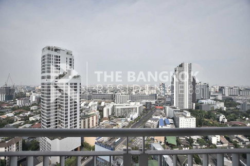 ไลฟ์ แอด ลาดพร้าว 18 ใกล้ MRT สถานีลาดพร้าว ขนของย้ายเข้าได้ทันที