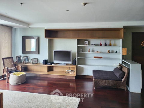 20th-Floor 2-BR 145 Sqm Urbana Langsuan Condominium, BTS Ratchadamri (ID 2749311)
