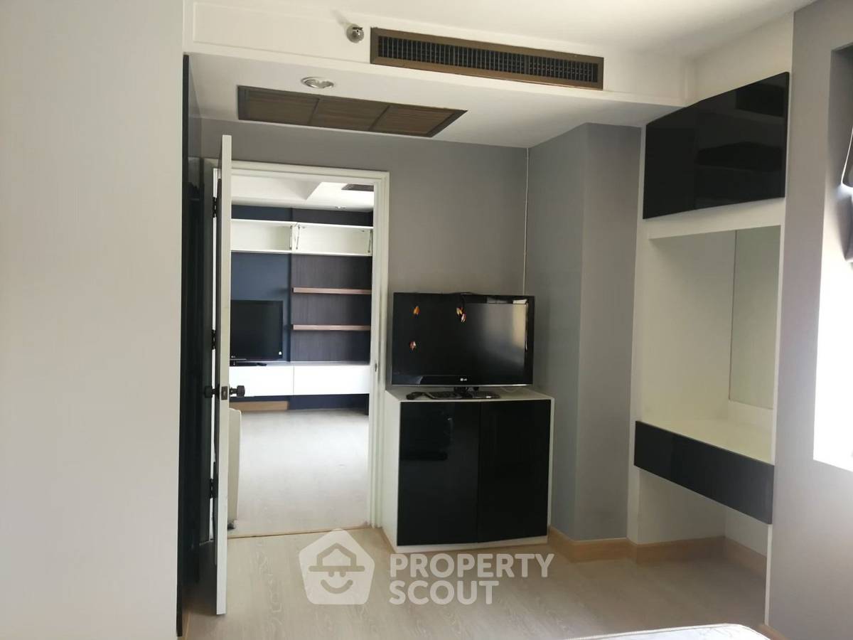 picture 2-BR Condo at Las Colinas near BTS Asok (ID 2751416) - 2/7