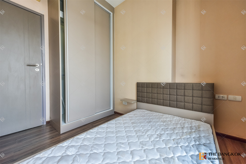 Ready-to-move-in Condo, Central City Location Teal Sathorn-Taksin near BTS Wongwian Yai