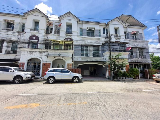 ให้เช่าทาวน์โฮม 4 ห้องนอน 186 ตร.ม. 31.5 ตร.ว. บ้านกลางเมือง ลาดพร้าว-โยธินพัฒนา