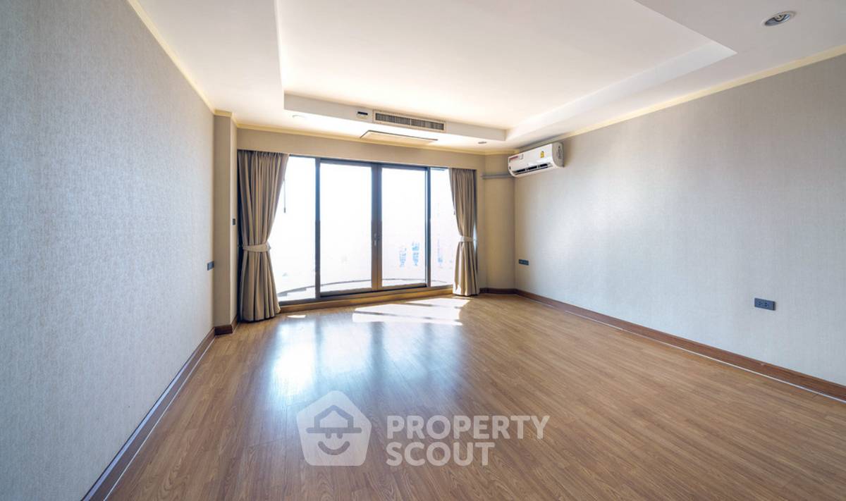 รูป ชั้น 37 ห้อง 4 ห้องนอน ขนาด 192 ตร.ม. State Tower Condominium ใกล้ BTS สะพานตากสิน (ID 2678218) - รูปที่ 8/8