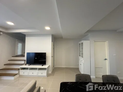 3bed 3bath townhouse near common area 6851063