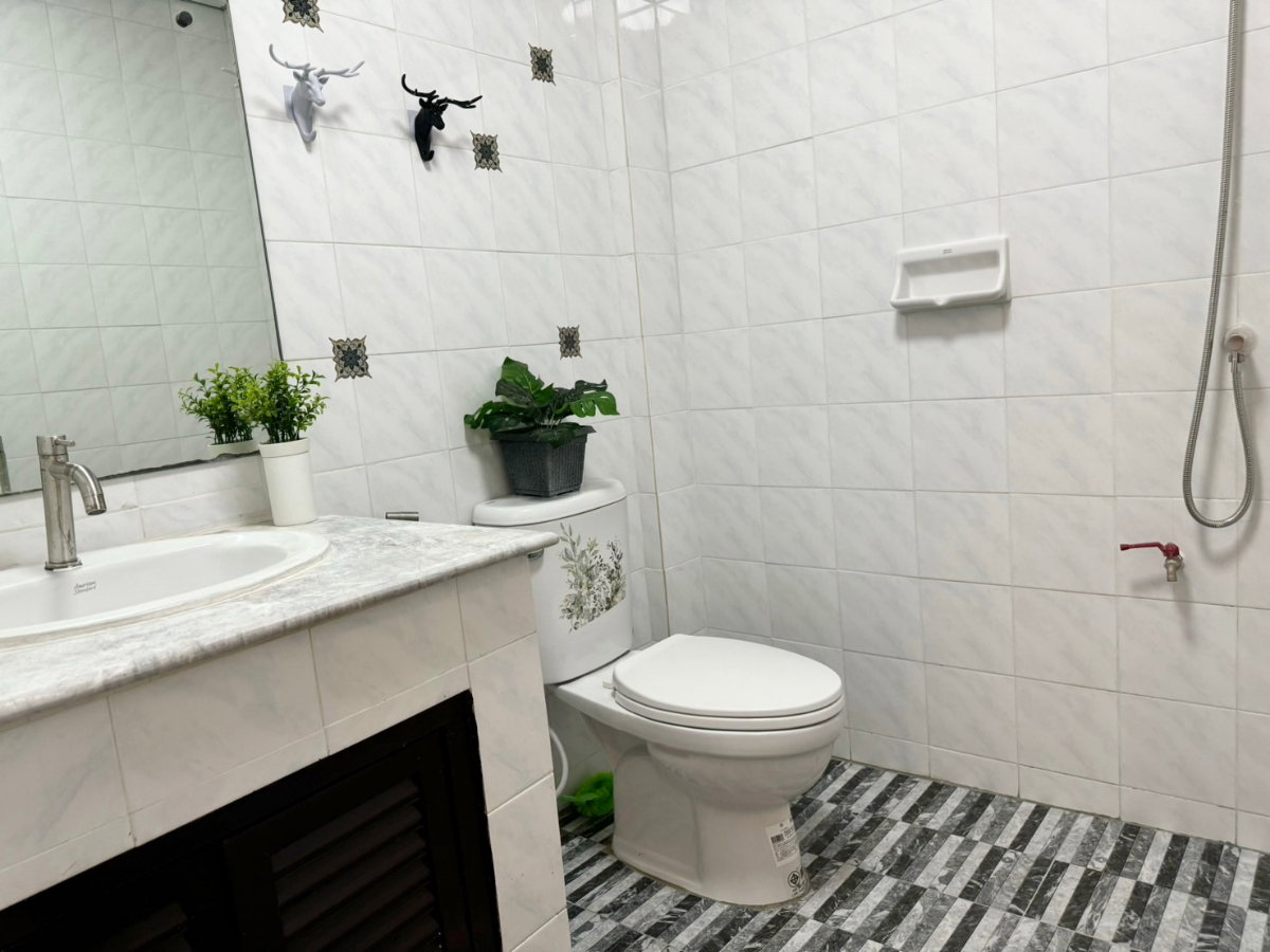 picture Townhome / Home-office for Rent at Royal Nakarin Villa - 13/32