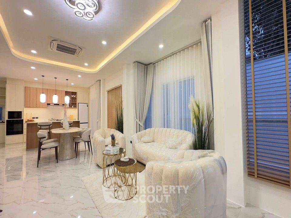 รูป บ้าน 4 ห้องนอน ขนาด 338 ตร.ม. ใน Sirisa 12 Village พัทยาตะวันออก (ID 3387254) - รูปที่ 7/25
