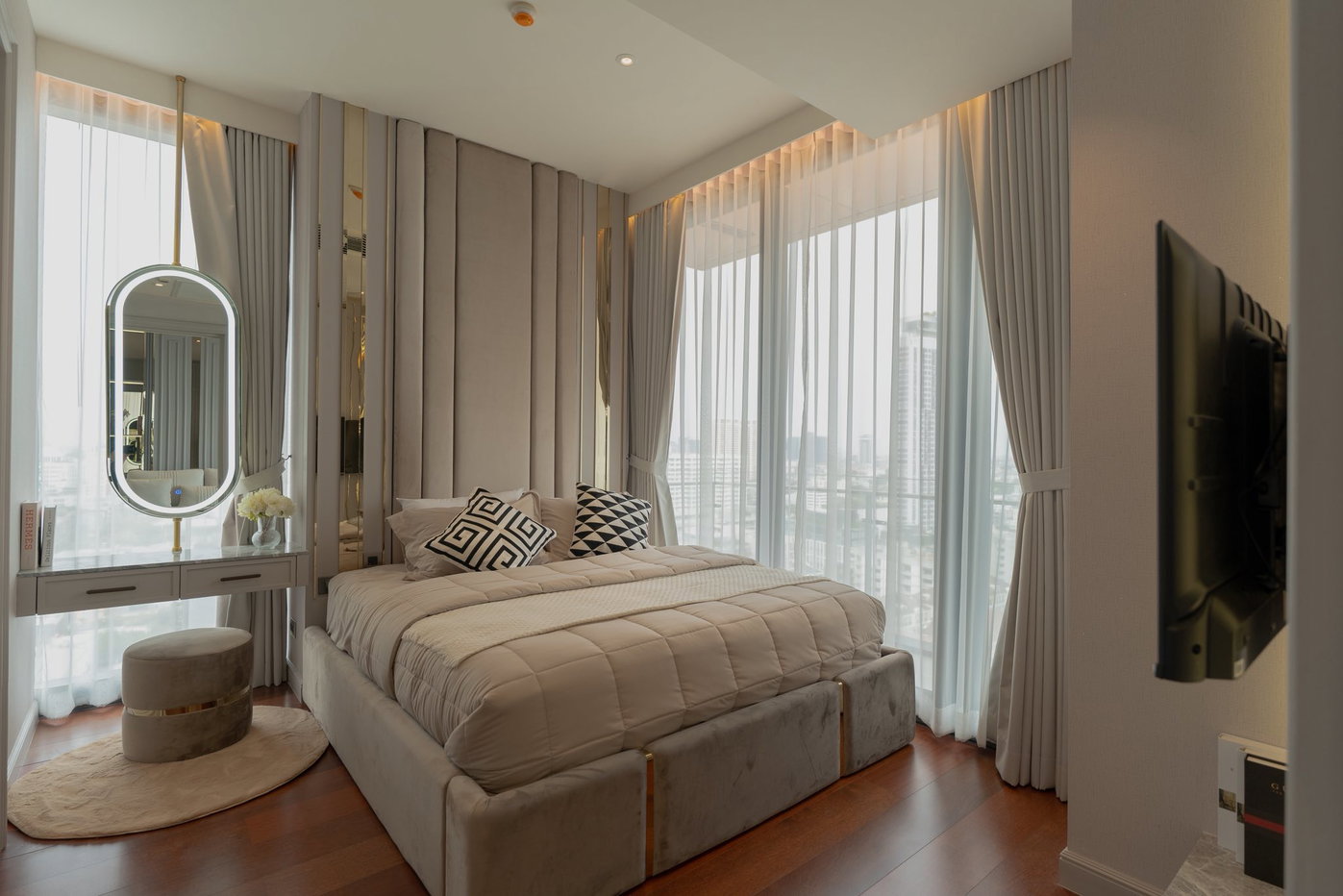 picture KHUN by YOO inspired by Starck 2 bedrooms, for rent - 28/37