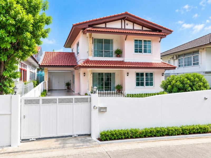 รูป รัชดา15-21 แอร์ 5 เครื่อง จอดรถ 3 คัน ม.หอการค้าไทย 1.5 กม. 3-4นอน MRT สุทธิสาร 1.1 กม. วิภาวดี2-8 บ้านเดี่ยว 2 ชั้น - รูปที่ 1/8