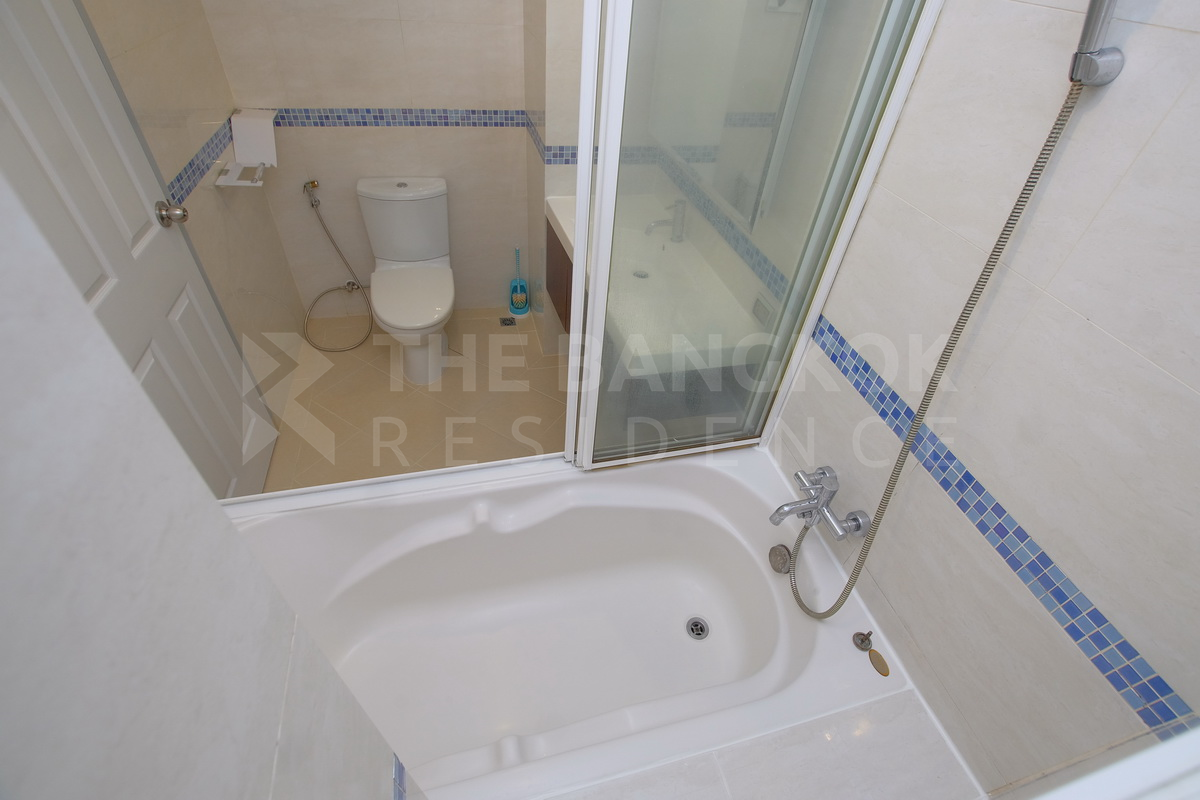 picture High-potential Location, Not as Expensive as You Think Life@Ratchada - Huaikhwang near MRT Huai Khwang Station - 8/10