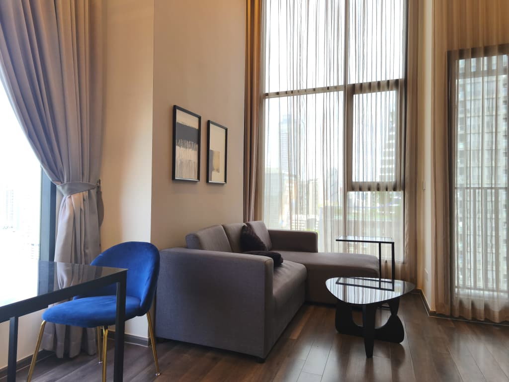 picture Condo for RENT : Knightsbridge Space Rama 9  𝐒𝐢𝐳𝐞 : 41 sqm. Duplex 1 Bed 1 Bath / City View/ Corner   𝐅𝐥𝐨𝐨𝐫 : 21st  ✅Fully furnished - 5/14