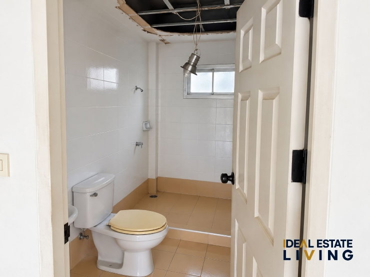 picture 4-Bedroom Detached House for Sale at Orchid Villa, Bangna Km.24 | Corner Plot | Water View | THB 3.2M - 15/19