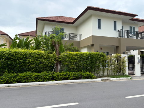 ให้เช่าบ้าน/วิลล่า Villa Nakarin Onnuch-Wongwaen - 4 ห้องนอน 4 ห้องน้ำ - 388 ตร.ม. - เช่า 100,000 บาท/เดือน [BLh2610001]	