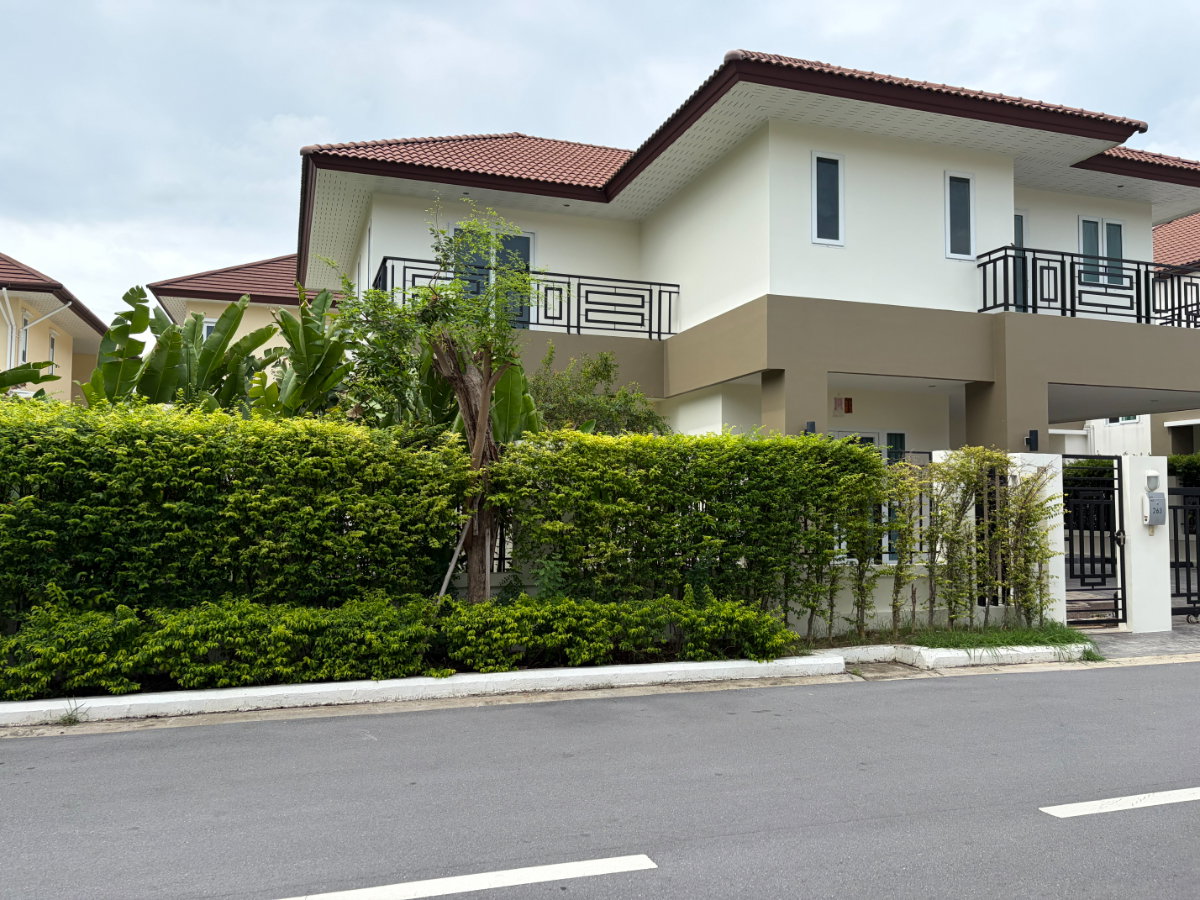 รูป ให้เช่าบ้าน/วิลล่า Villa Nakarin Onnuch-Wongwaen - 4 ห้องนอน 4 ห้องน้ำ - 388 ตร.ม. - เช่า 100,000 บาท/เดือน [BLh2610001]	 - รูปที่ 1/16