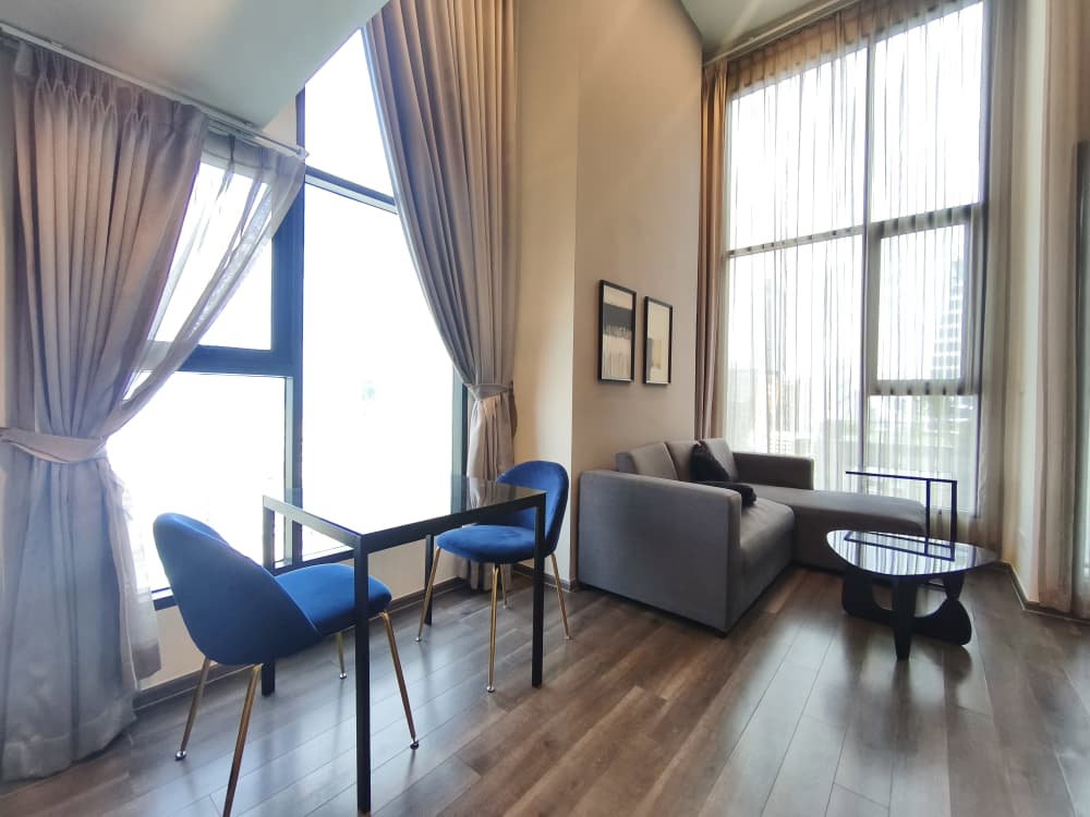 picture Condo for RENT : Knightsbridge Space Rama 9  𝐒𝐢𝐳𝐞 : 41 sqm. Duplex 1 Bed 1 Bath / City View/ Corner   𝐅𝐥𝐨𝐨𝐫 : 21st  ✅Fully furnished - 4/14