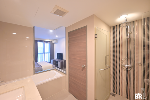 Rende Sukhumvit 23 near BTS Asok Special Unit, Quality Guaranteed by Top Brands