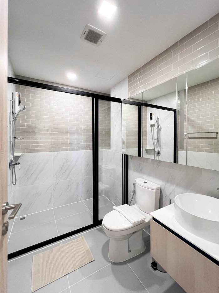 picture XT Phayathai | Trendy City Center Condo, Prime Location, Ready to Move In - 10/21