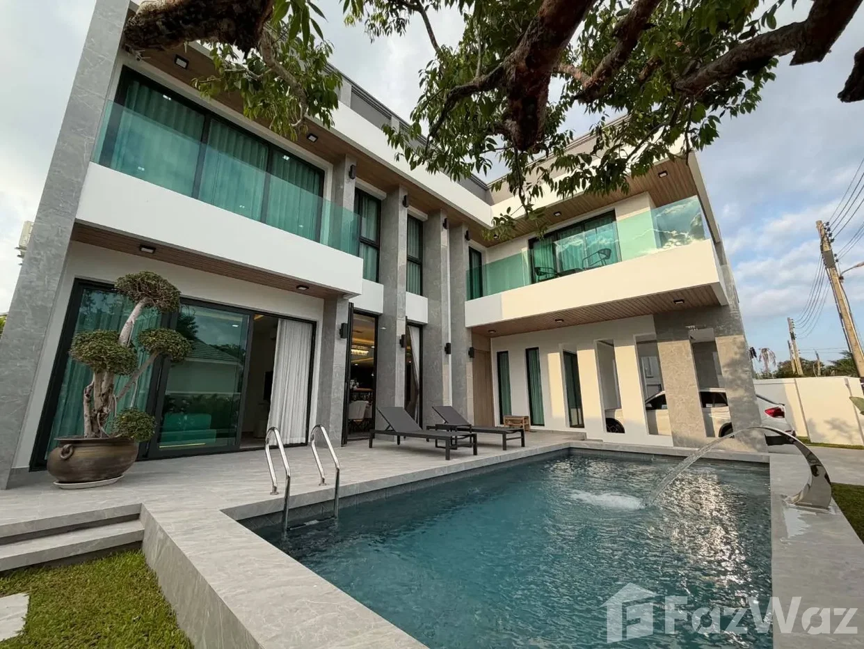 picture Luxurious 5BR Modern Pool Villa in Impress House, Mabprachan 6828917 - 1/8