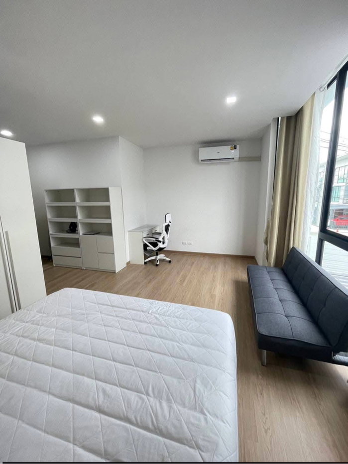 รูป 🏡 FOR RENT | ให้เช่าทาวน์โฮม 3 ชั้น Pruksa Ville 76 บางนา–วงแหวน 3 ห้องนอน 3 ห้องน้ำ บ้านพร้อมอยู่ เฟอร์นิเจอร์ - รูปที่ 6/18