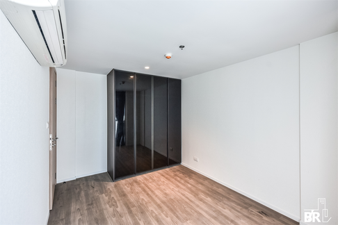 The Lofts Silom Easy Start with a City Dweller Lifestyle near BTS Surasak
