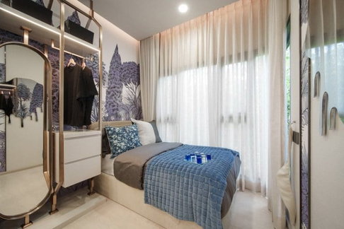 Down payment resale for LIFE Charoen Nakhon-Sathorn condo (42 sq.m.): 2 bedrooms, 1 bathroom, corner unit, near BTS Krung Thon Buri.