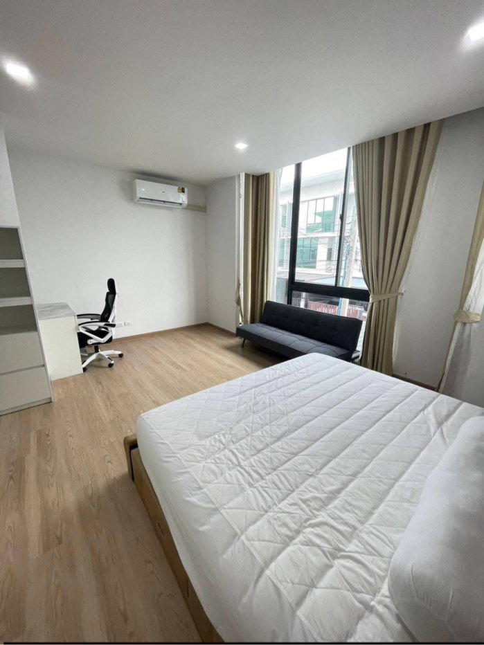 รูป 🏡 FOR RENT | ให้เช่าทาวน์โฮม 3 ชั้น Pruksa Ville 76 บางนา–วงแหวน 3 ห้องนอน 3 ห้องน้ำ บ้านพร้อมอยู่ เฟอร์นิเจอร์ - รูปที่ 7/18