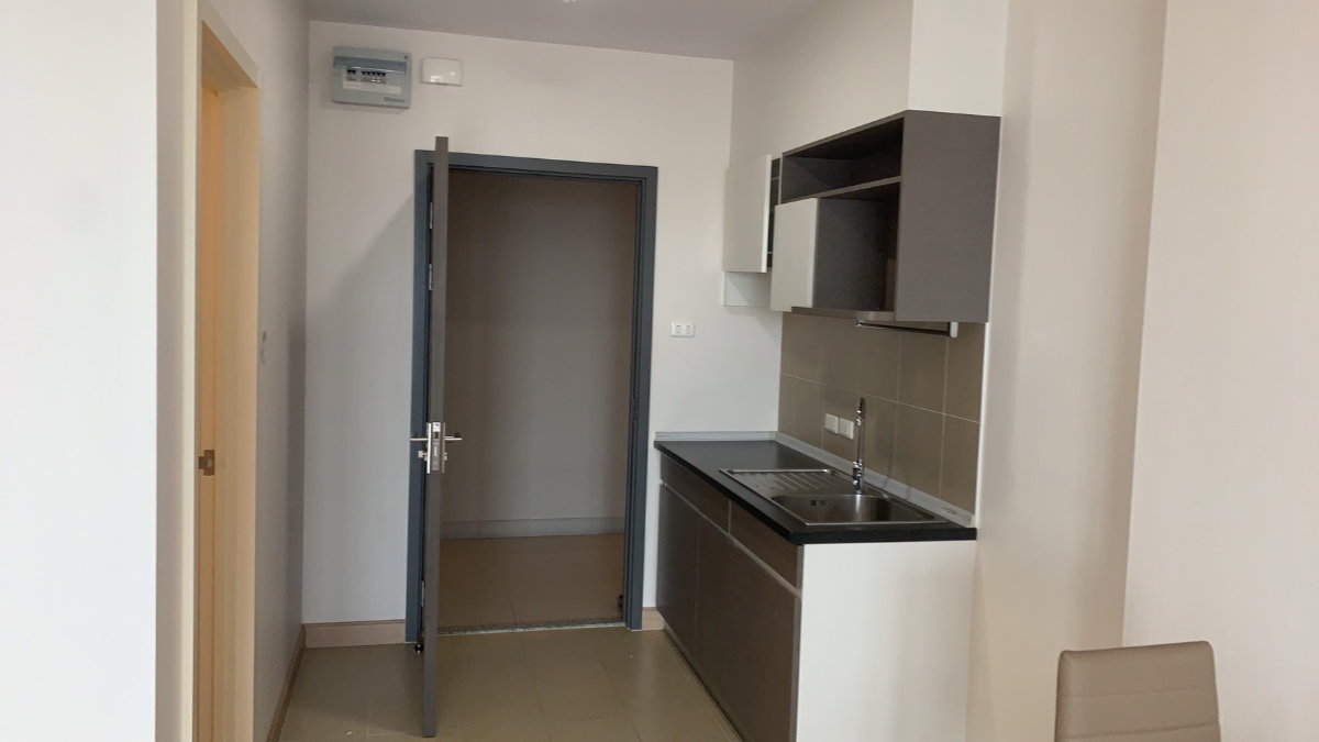 picture Ready-to – move Condominium near MRT Phasichareon station, opposite Seacon Bangkae - 7/19