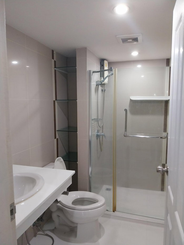 รูป คอนโดให้เช่า Zenith Place @ Sukhumvit 71/1 1 ห้องนอน 32 ตร.ม. ชั้น 5 ใกล้ BTS พระโขนง เฟอร์ครบ พร้อมอยู่ ฿10,000/เดือน - รูปที่ 4/10