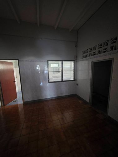 3-bed townhouse for rent, 150 sqm, 18 sq wah, Huai Khwang