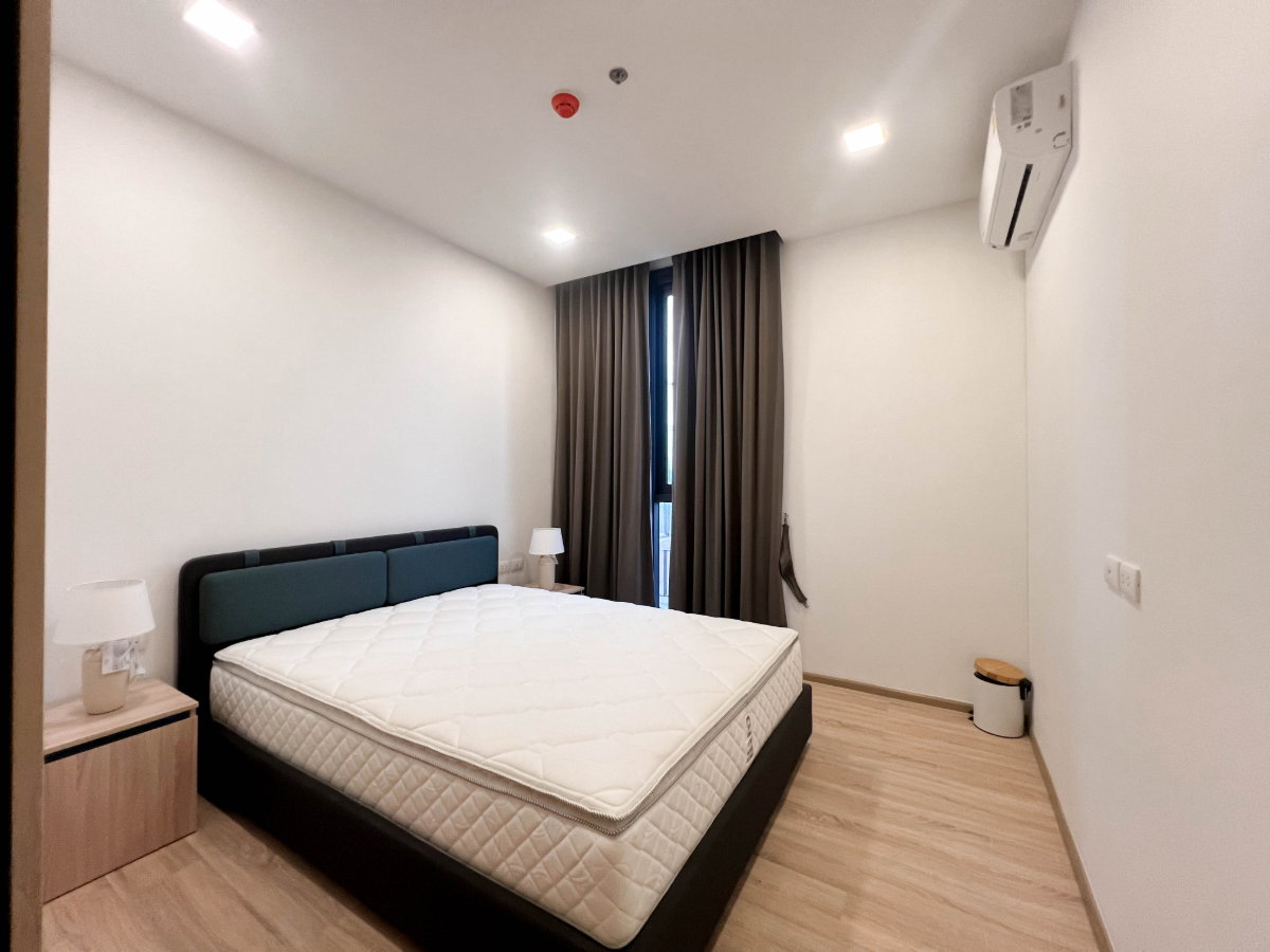 picture XT Phayathai | Trendy City Center Condo, Prime Location, Ready to Move In - 8/21