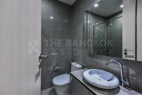 M Phayathai Easy Start with a City Dweller Lifestyle near Airport Rail Link Phaya Thai Station