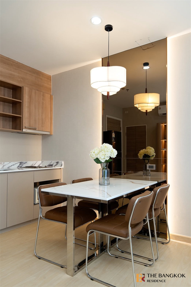 picture Hive Taksin Big discount, full deal near BTS Wongwian Yai - 6/10