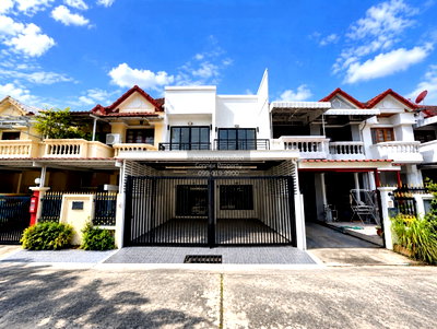 Townhouses for sale Bangkok : For Sale Townhouse/Townhome  , Pornpailin 2 Ladprao 41/1 , newly renovated , MRT-Phawna , Sam Saen Nok , Huai Khwang , Bangkok , CX-150518 ✅ Live chat with us ADD LINE @connexproperty ✅