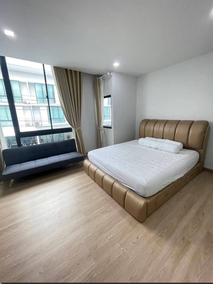รูป 🏡 FOR RENT | ให้เช่าทาวน์โฮม 3 ชั้น Pruksa Ville 76 บางนา–วงแหวน 3 ห้องนอน 3 ห้องน้ำ บ้านพร้อมอยู่ เฟอร์นิเจอร์ - รูปที่ 5/18