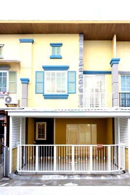 Townhouses for sale Bangkok : 📌 For Sell Town house GOLDEN TOWN 2 ONNUT - PATTANAKARN 2-story 4 bedroom 2 bathroom