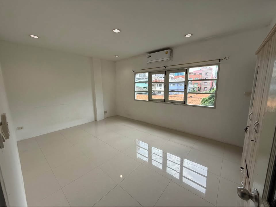 รูป Code: 26KJ5396 ให้เช่าบ้านทาวน์โฮม Thong Lo Classic Home 🔥🔥 จองเดือนนี้รับส่วนลด1,000บาท 🔥🔥 @kjcondo (มี@ข้างหน้าด้วยนะคะ) - รูปที่ 3/10