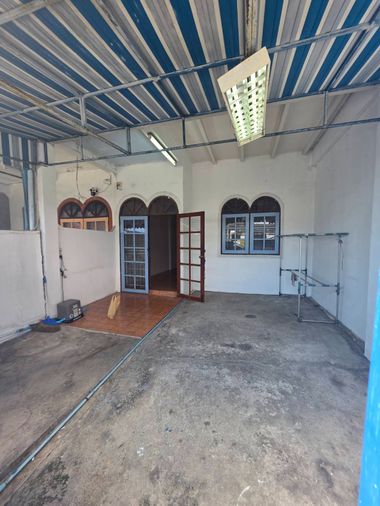3-bed townhouse for rent, 150 sqm, 18 sq wah, Huai Khwang