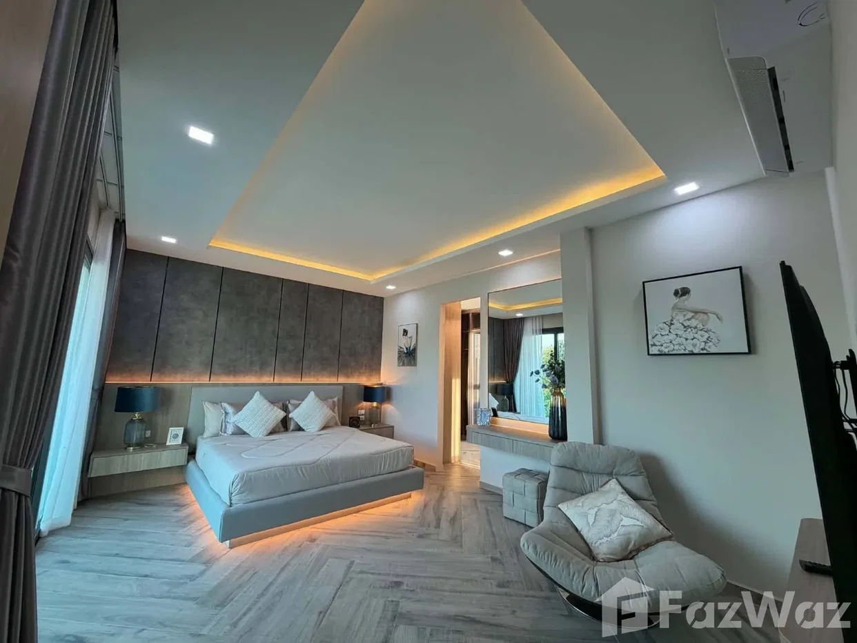 picture Luxurious 5BR Modern Pool Villa in Impress House, Mabprachan 6828917 - 4/8