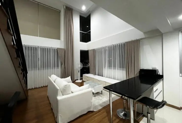 รูป 🌟  The Rajdamri  ( 261014 ) Size 58 SQ.M Type 1 Bedroom 1  Bathroom On the 10th Floor  Rental.40,000 THB - รูปที่ 2/3