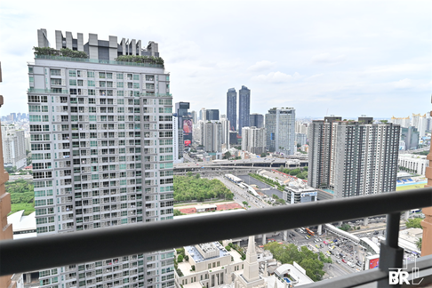 Villa Asoke near MRT Phetchaburi Station Easy Start with a City Dweller Lifestyle