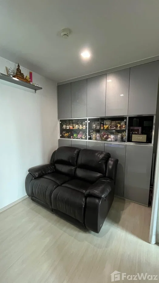 picture Room for sale at prime location 6853773 - 2/8