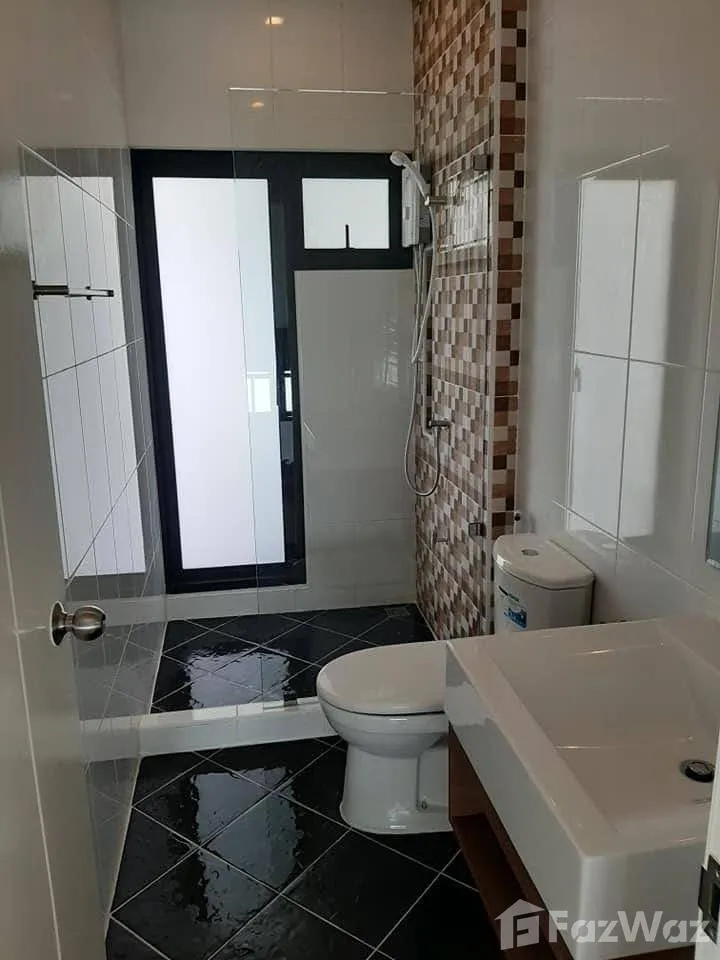 4-bed house for rent, 185 sqm, 43.6 sq wah, Motto Kanjanapisek-Rama 2