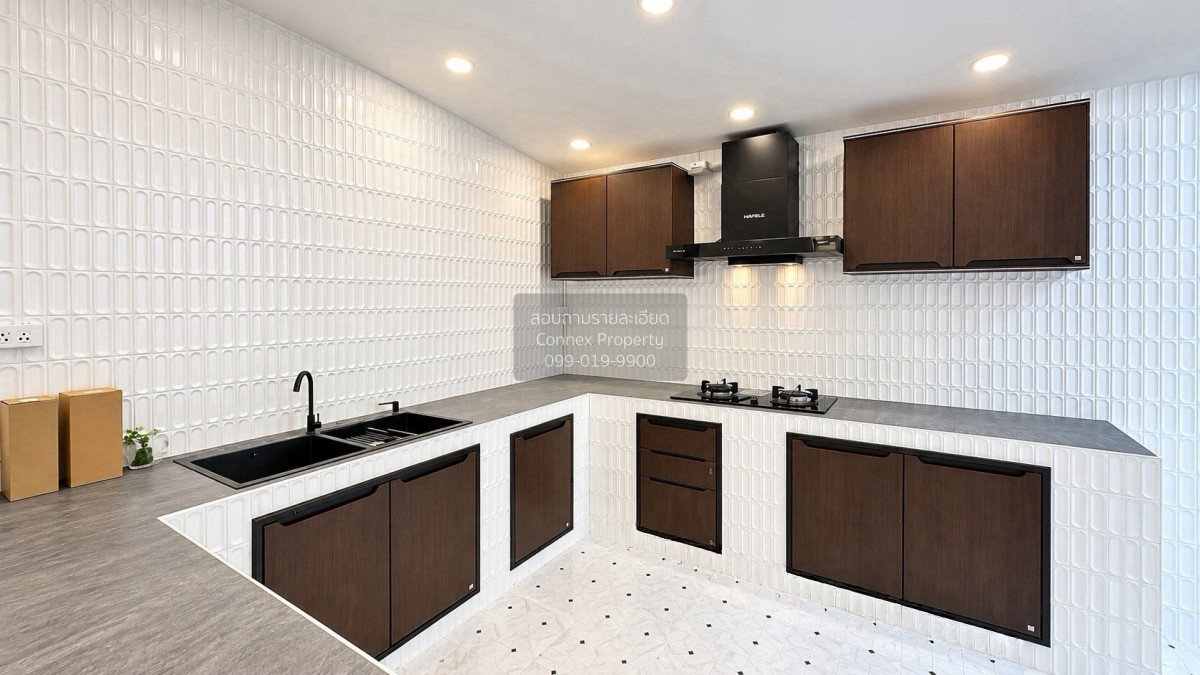 4-bed townhouse for sale, 21 sqm, 30 sq wah, Huai Khwang
