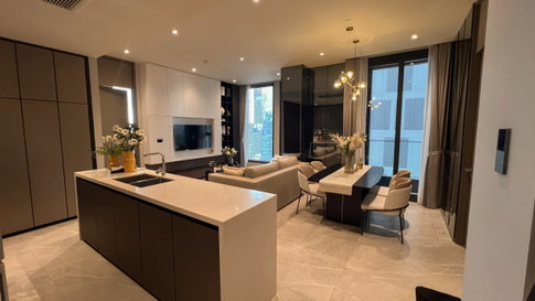 Condo for rent, Hyde Heritage Thonglor, 2 Beds, 2 Baths, high floor, panoramic view, 360° sky pool, 3 minutes walk to BTS Thonglor.