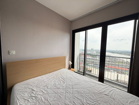 For Rent: The Politan Rive Condo, 31 sq.m., 24th floor, corner unit.