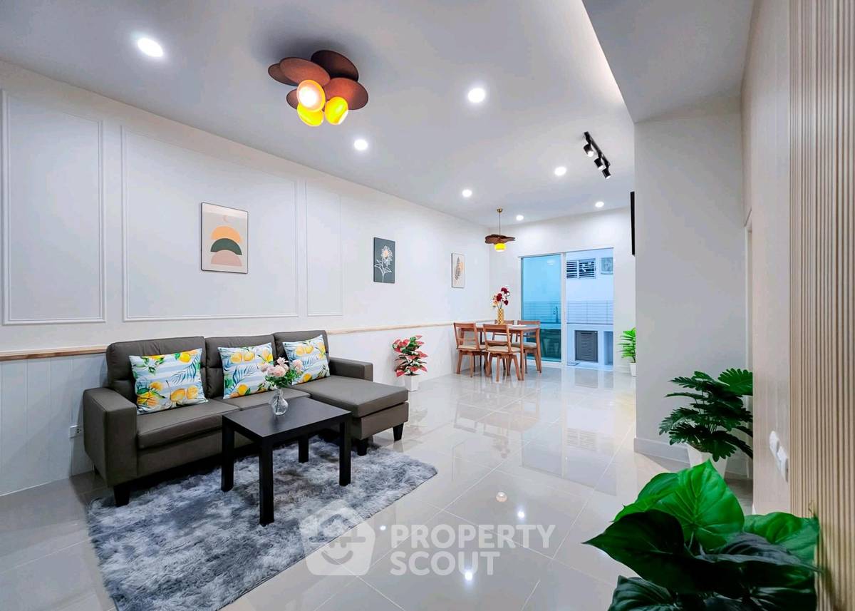 picture 3-BR Townhouse in Bang Rak Yai (ID 3384664) - 6/32