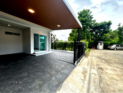 Townhouses for sale Bangkok : Corner House with Mountain and Garden Views | Pruksa Town Next Ramintra–Outer Ring Road � 