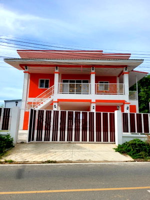 Houses for sale Makro Food Service Sukhumvit 71 : Single house for sale, 105 sq m, Pak Nam Pran Subdistrict, Pranburi District, Prachuap Khiri Khan, ready to move in