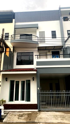 เช่าโฮมออฟฟิศ MRT ศรีลาซาล : 🏢✨ ให้เช่าโฮมออฟฟิศ 4 ชั้น ลาซาล 77 บางนา | พื้นที่ใหญ่ 300 ตร.ม. เหมาะทำ Home Office ใกล้รถไฟฟ้าสายสีเหลือง