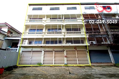 อาคารพาณิชย์ ถนนเทพารักษ์ : ขายอาคารพาณิชย์ 4.5 ชั้น 3 คูหา ศรีนครินทร์ ด่านสำโรง 11/1 ตีทะลุถึงกัน ใกล้ MRT สายสีเหลือง สถานีศรีด่าน