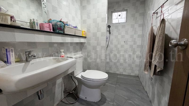 รูป บ้านเดี่ยว 2 ชั้น โครงการเทรนดี้ธาราบางใหญ่ 110 ตรว.แปลงมุม ใหญ่สุดในโครงการ ต่อเติมแข็งแรงพร้อมอยู่บ้านสวยมาก - รูปที่ 27/42