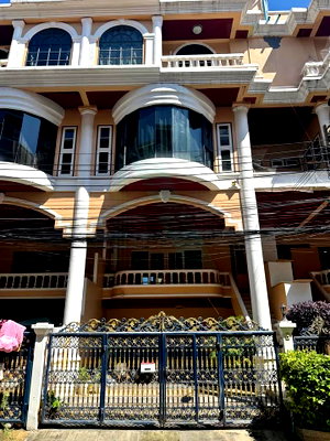 Townhouses for rent Big C Extra Rama 4 : 📌 For Rent 5-story Townhouse THONG LO CLASSIC HOME 5 bedroom 5 bathroom